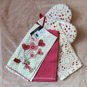 Nicole Miller Dachshund Valentine Kitchen Towel Set NWT